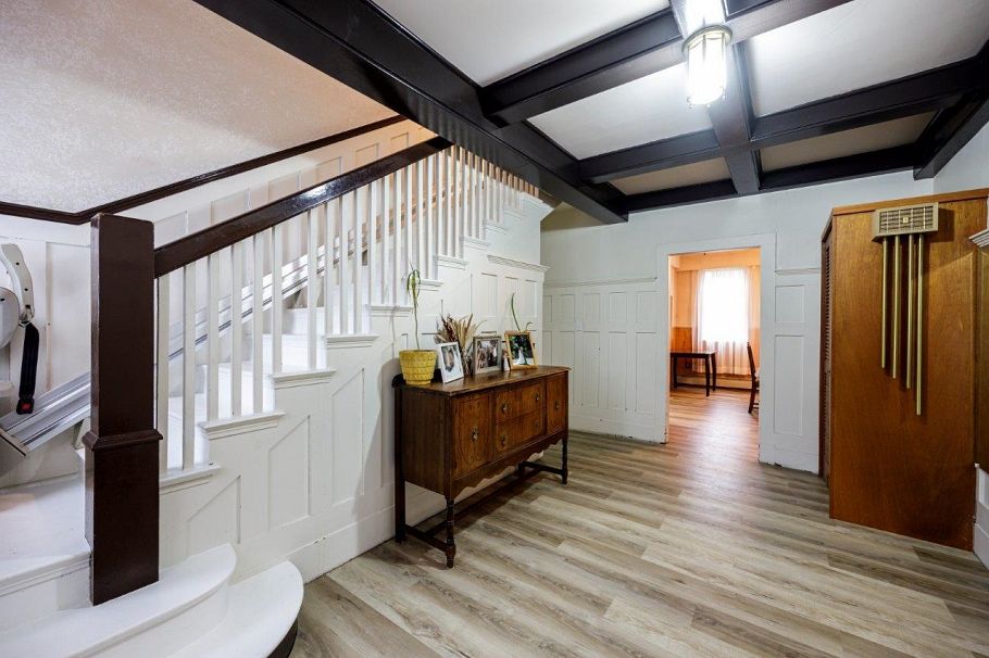 151 E Kings Road North Vancouver, BC - 5