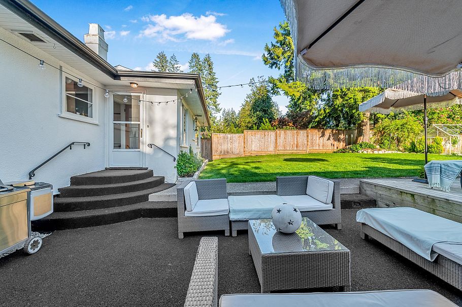 1335 W 22nd Street North Vancouver, BC - 15