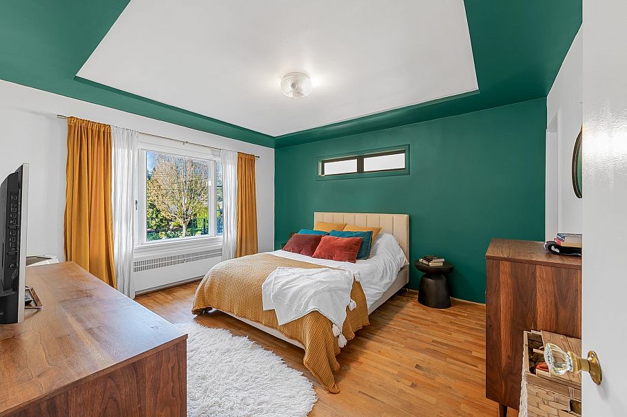 1335 W 22nd Street North Vancouver, BC - 20