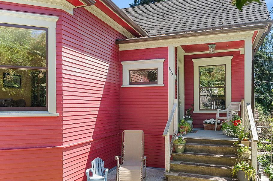 145 E Kings Road North Vancouver, BC - 3