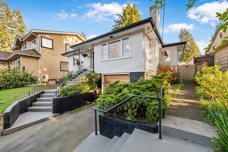 1335 W 22nd Street North Vancouver, BC - 6