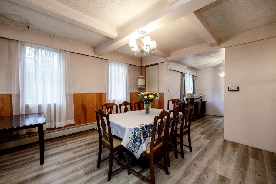 151 E Kings Road North Vancouver, BC - 9