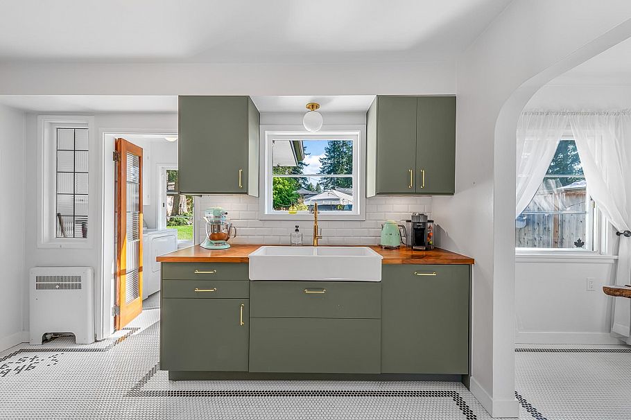 1335 W 22nd Street North Vancouver, BC - 12