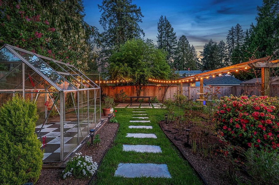 1335 W 22nd Street North Vancouver, BC - 35