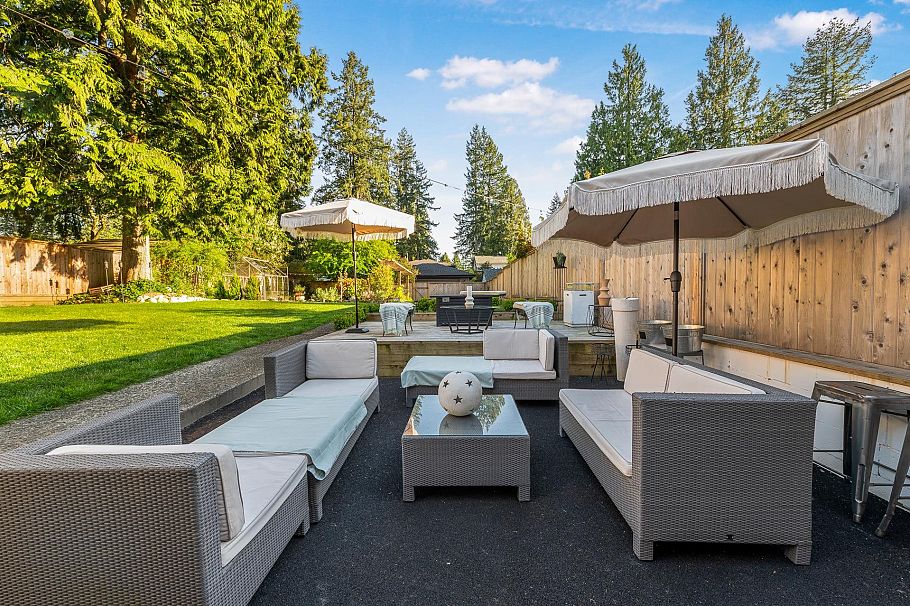 1335 W 22nd Street North Vancouver, BC - 2