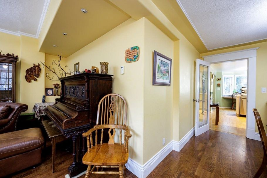 145 E Kings Road North Vancouver, BC - 8