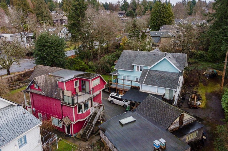 145 E Kings Road North Vancouver, BC - 33