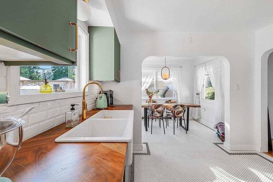 1335 W 22nd Street North Vancouver, BC - 9