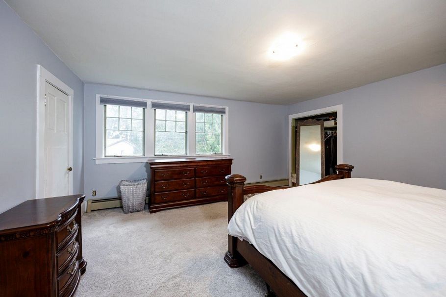 151 E Kings Road North Vancouver, BC - 16