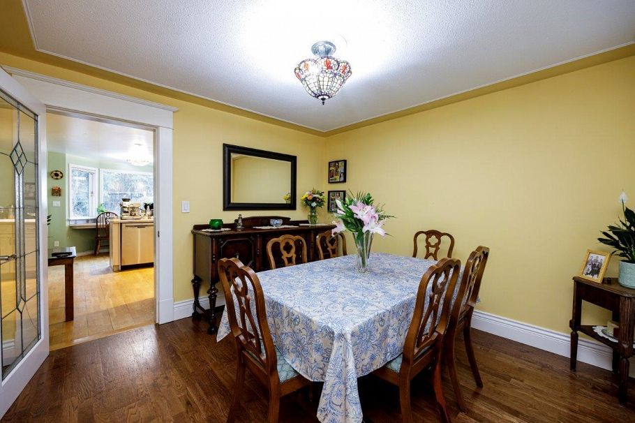 145 E Kings Road North Vancouver, BC - 19