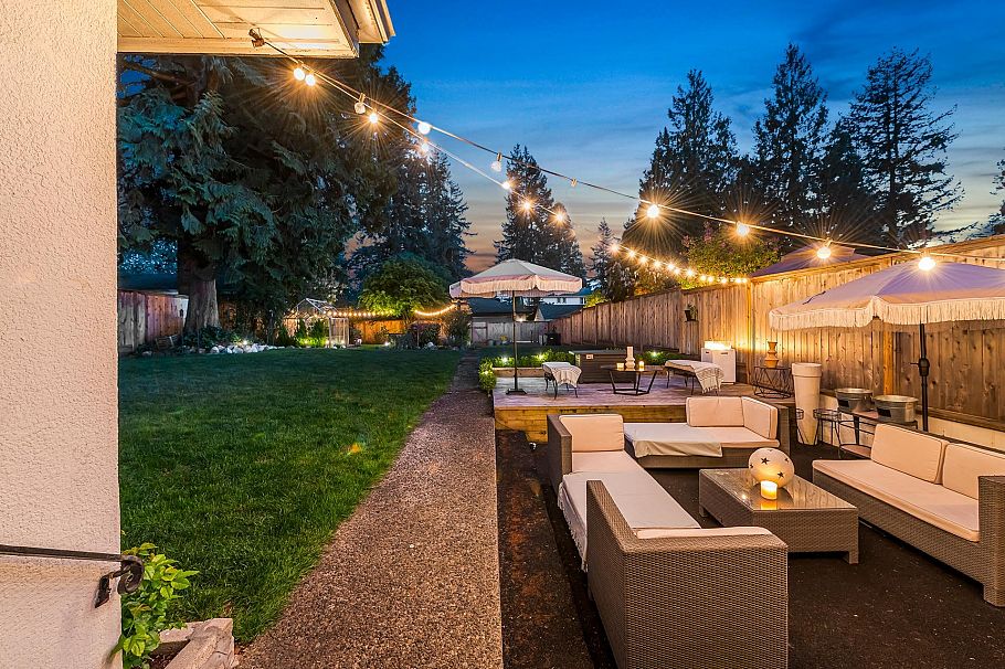 1335 W 22nd Street North Vancouver, BC - 38