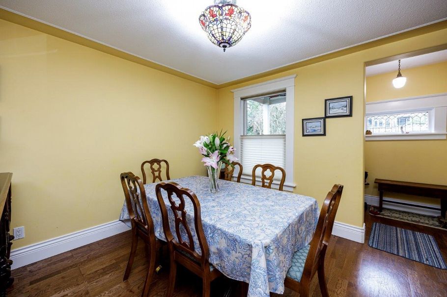 145 E Kings Road North Vancouver, BC - 18