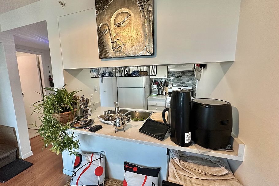 1205 1188 Howe Street Vancouver, BC - 16