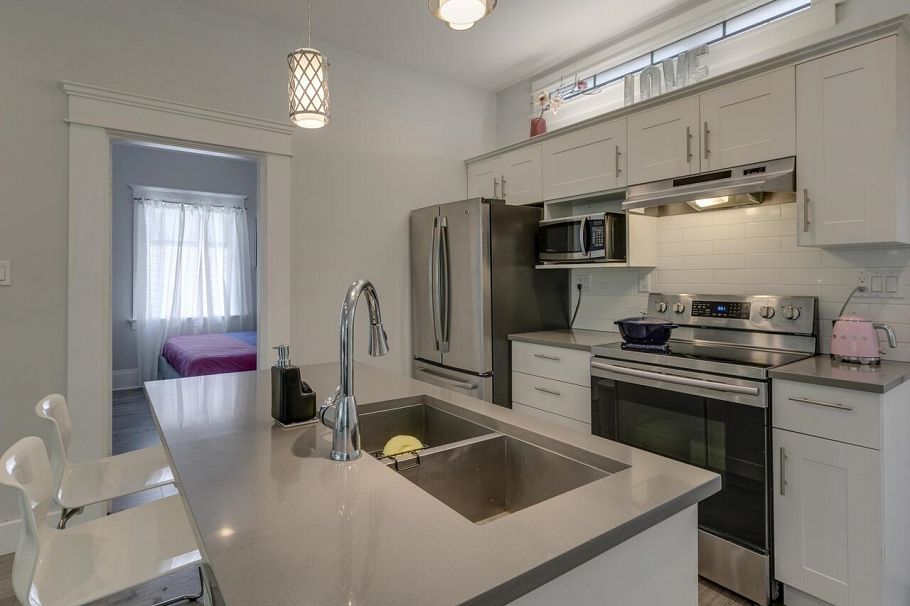 1577 E 26th Avenue Vancouver, BC - 11