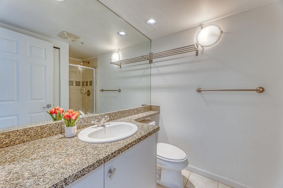 516 580 Raven Woods Drive North Vancouver, BC - 17