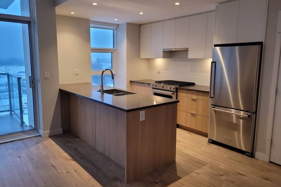 807 3430 E Kent Avenue South Vancouver, BC - 1