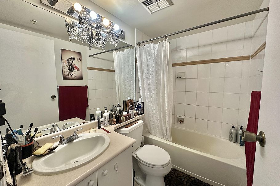 1205 1188 Howe Street Vancouver, BC - 10