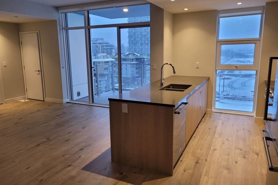 807 3430 E Kent Avenue South Vancouver, BC - 2