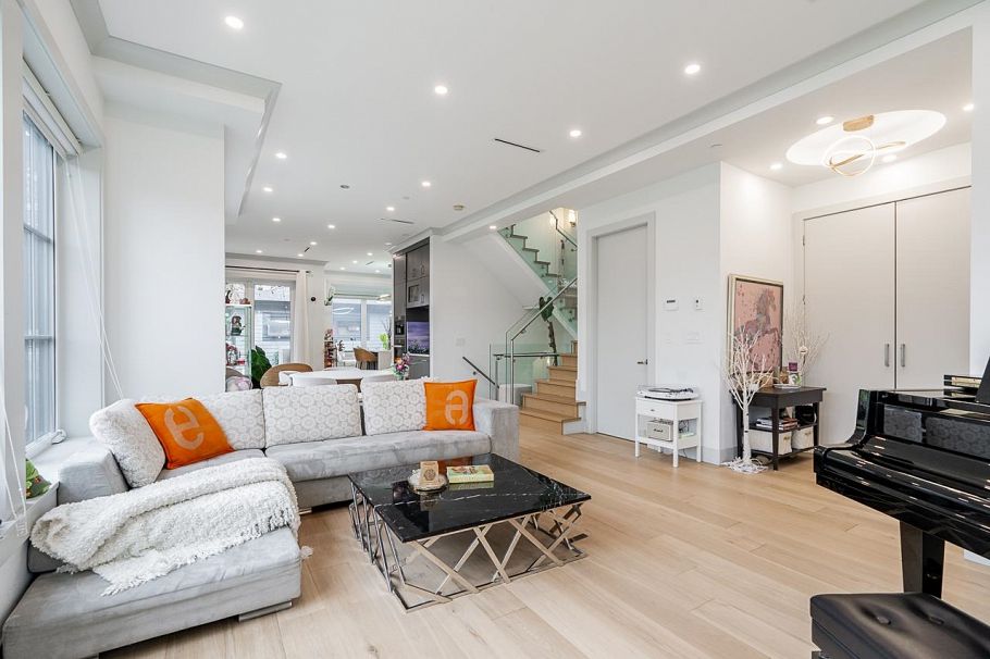 3804 W 20th Avenue Vancouver, BC - 4