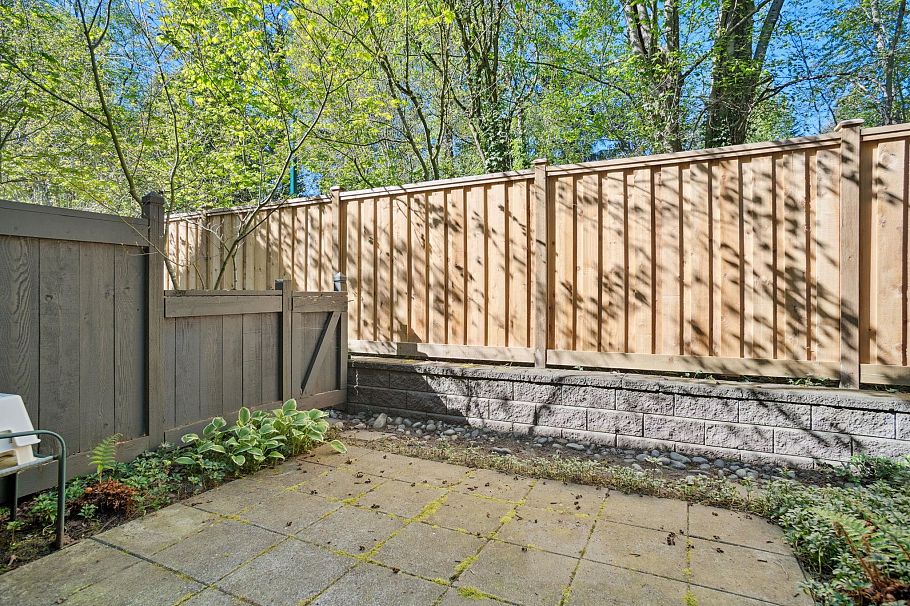 7411 Columbia Street Vancouver, BC - 28