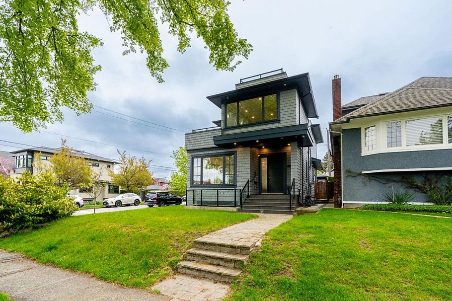 3804 W 20th Avenue Vancouver, BC - 1