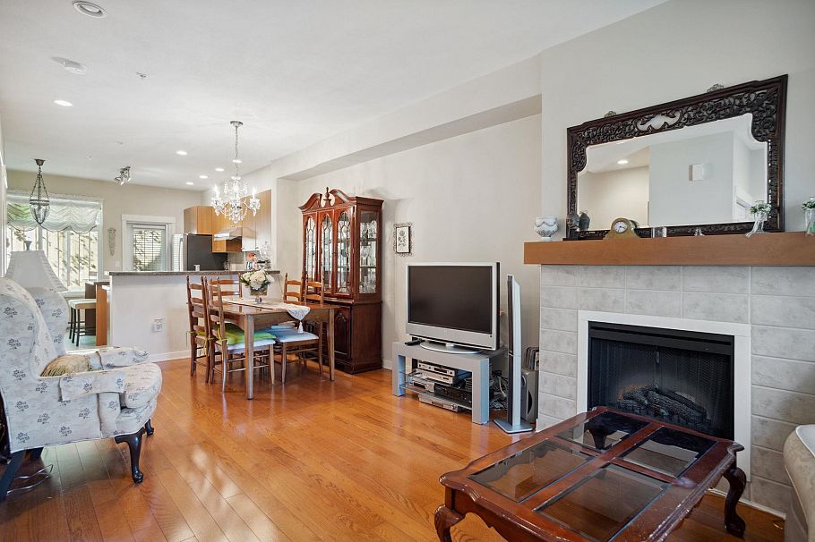 7411 Columbia Street Vancouver, BC - 7