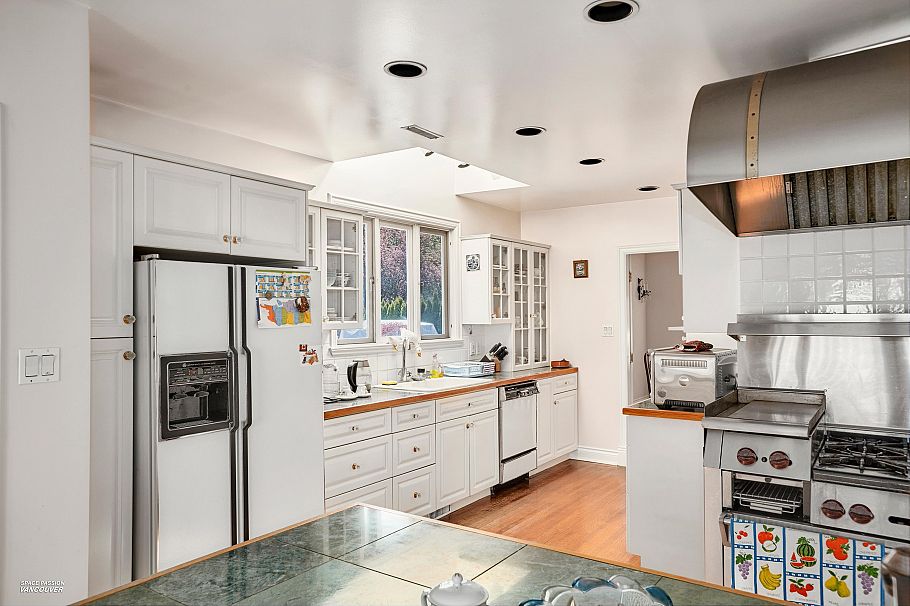 1355 W 33rd Avenue Vancouver, BC - 15