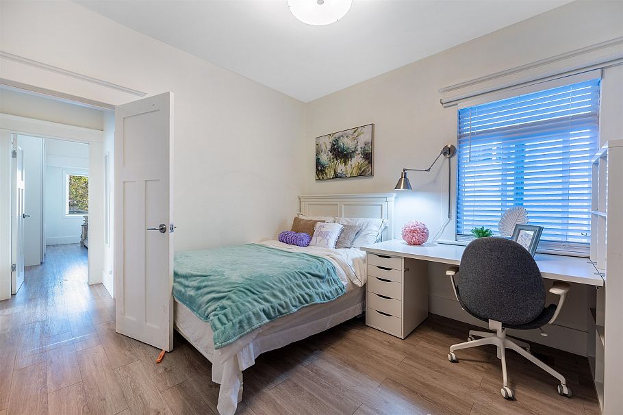 2085 W 45th Avenue Vancouver, BC - 5