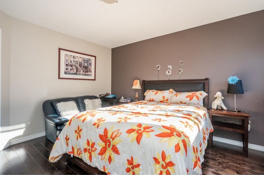 1528 Bond Street North Vancouver, BC - 20