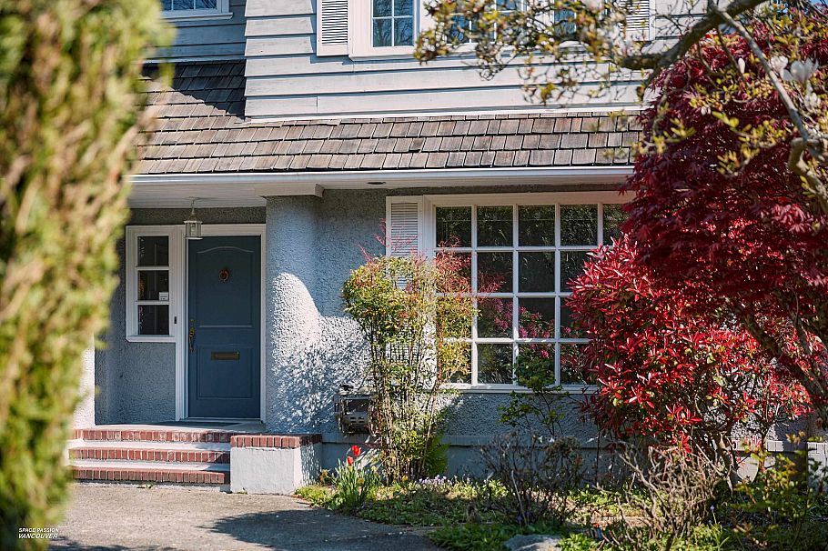 1355 W 33rd Avenue Vancouver, BC - 3