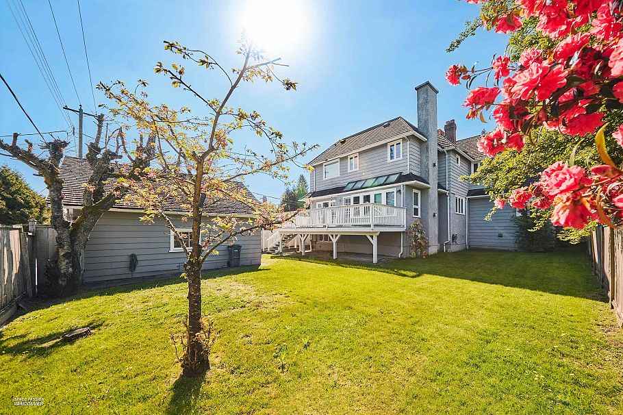 1355 W 33rd Avenue Vancouver, BC - 7