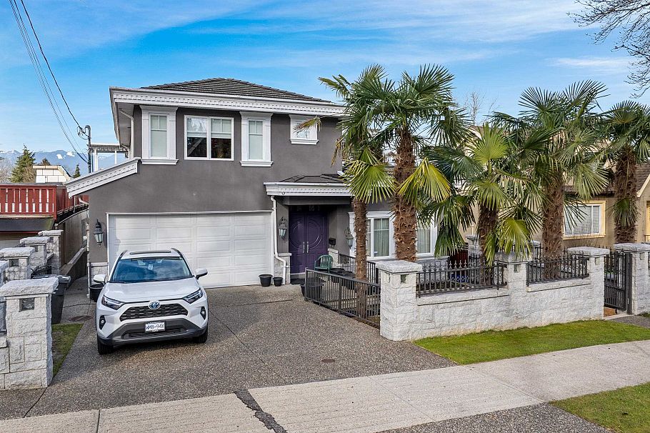 2231 E 24th Avenue Vancouver, BC - 1