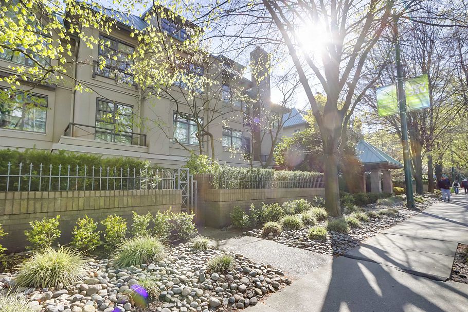 E403 628 W 12th Avenue Vancouver, BC - 1