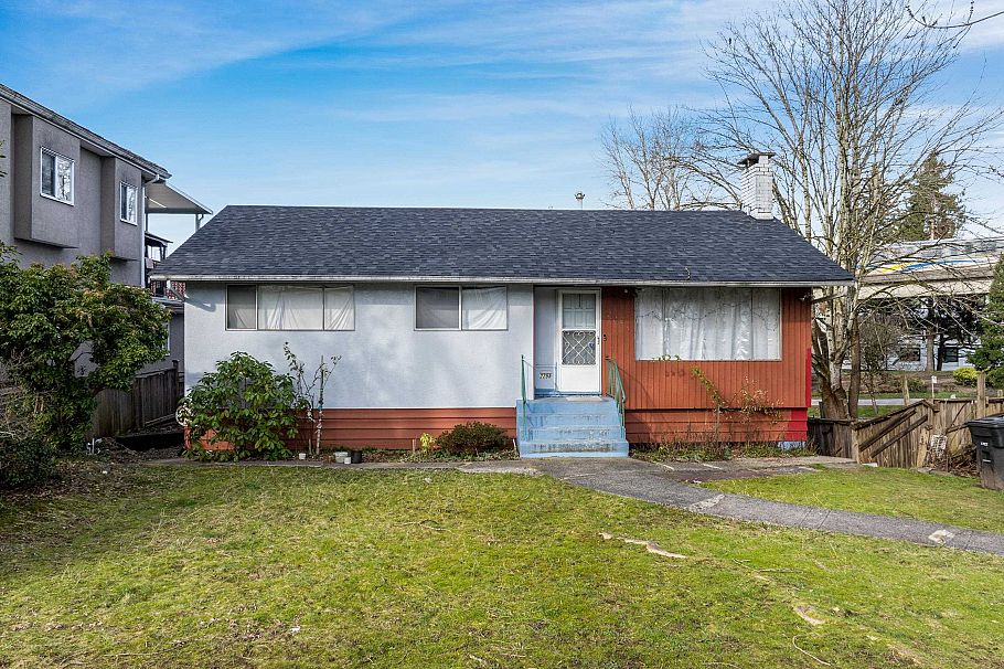 2255 E 24th Avenue Vancouver, BC - 1