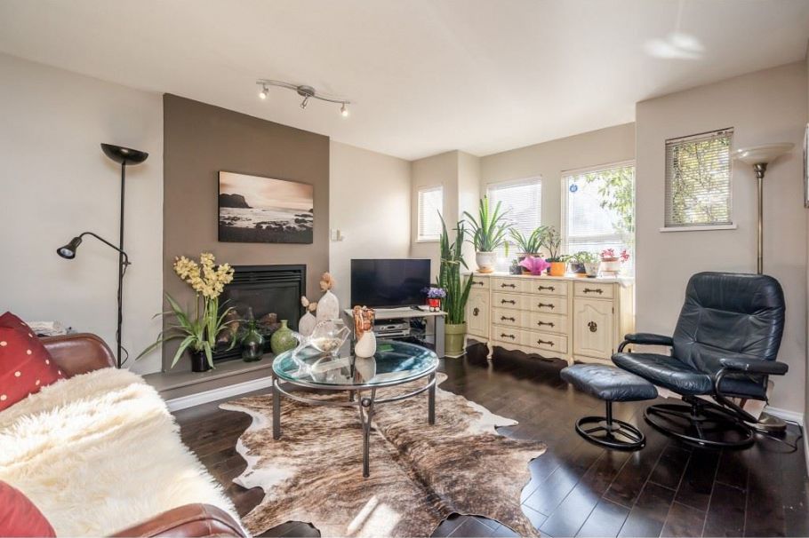 1528 Bond Street North Vancouver, BC - 1