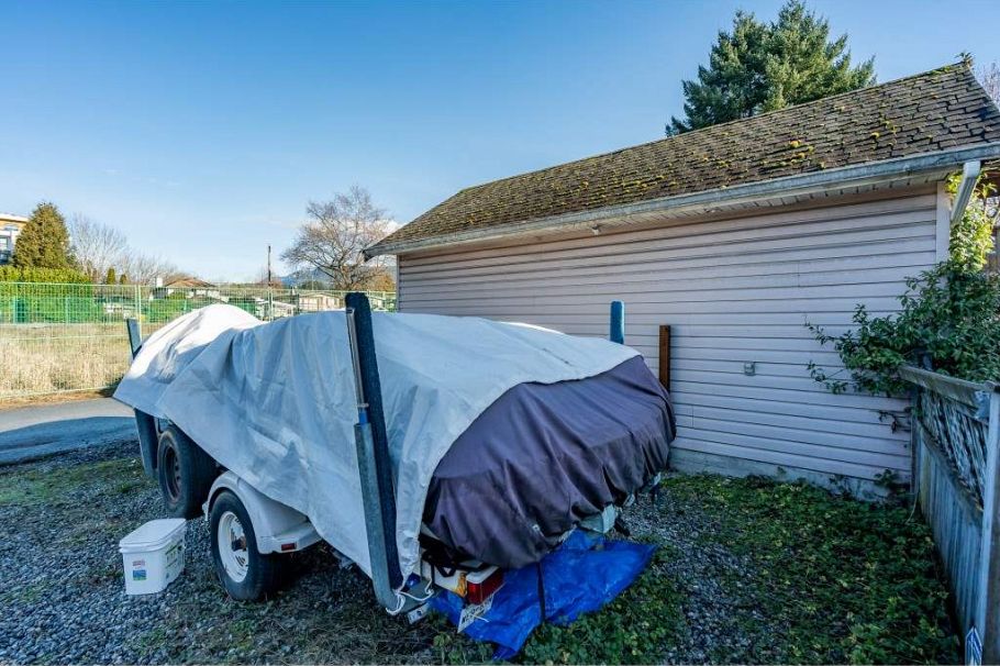 1528 Bond Street North Vancouver, BC - 26