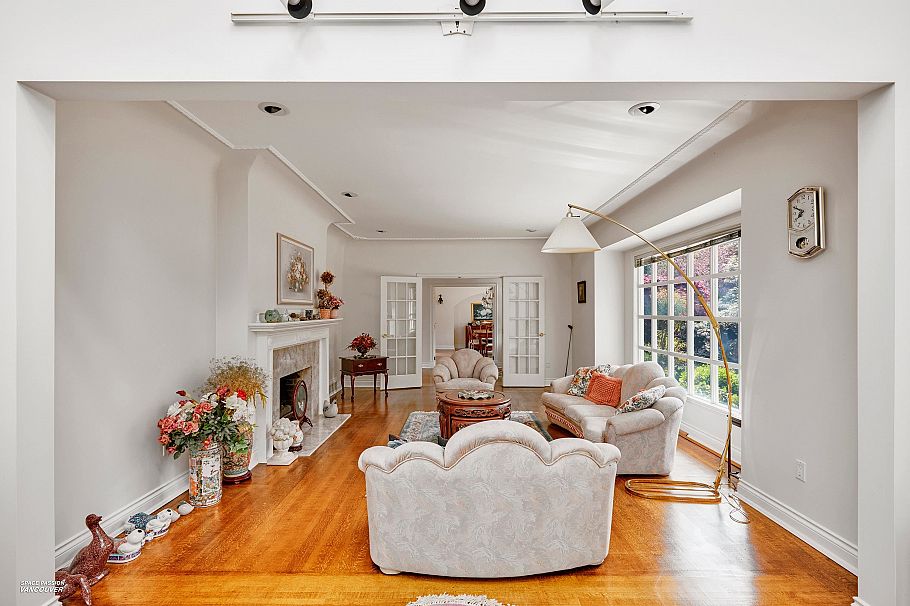 1355 W 33rd Avenue Vancouver, BC - 10