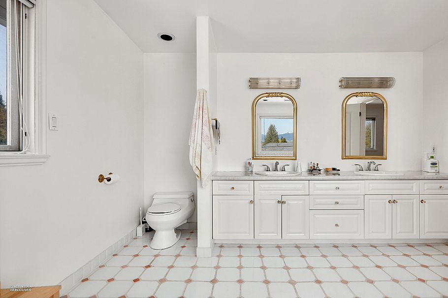 1355 W 33rd Avenue Vancouver, BC - 23