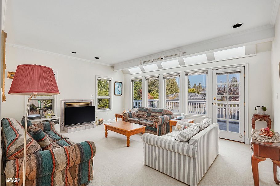 1355 W 33rd Avenue Vancouver, BC - 18