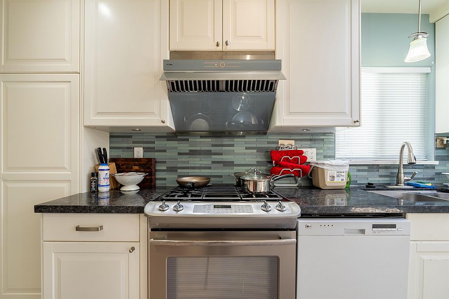 2085 W 45th Avenue Vancouver, BC - 12