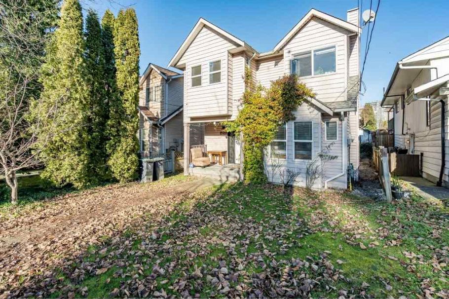 1528 Bond Street North Vancouver, BC - 3