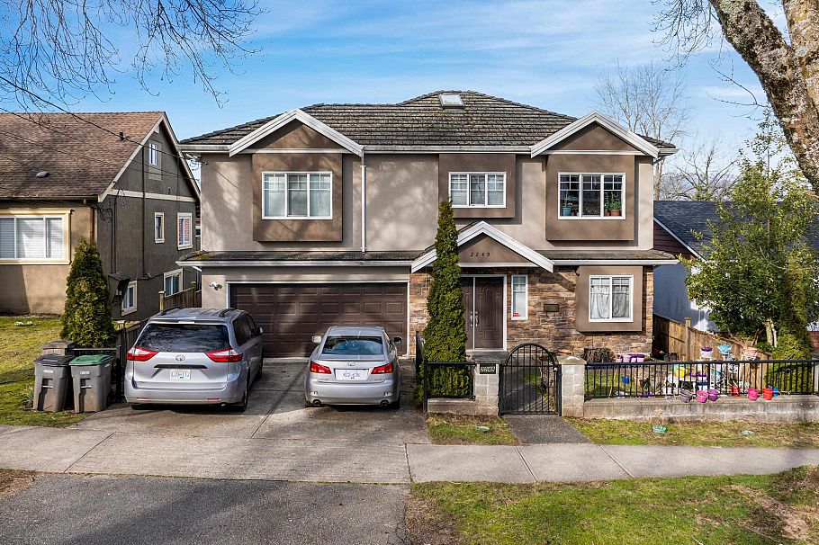 2249 E 24th Avenue Vancouver, BC - 1