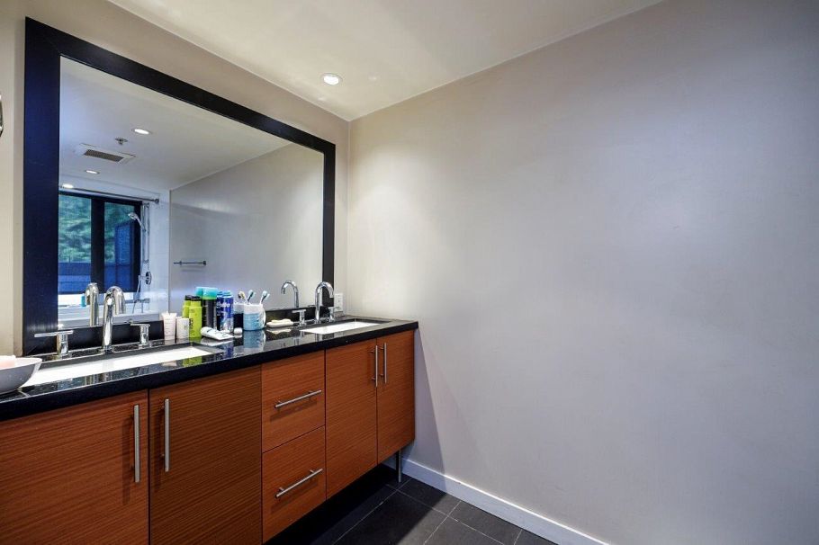 PH1 2832 Capilano Road North Vancouver, BC - 22