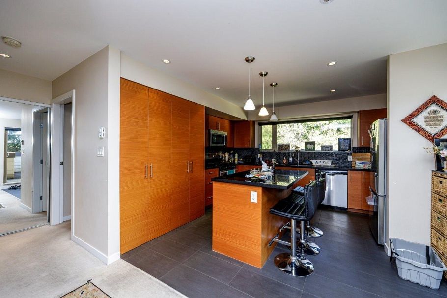 PH1 2832 Capilano Road North Vancouver, BC - 9