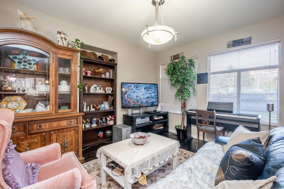 1528 Bond Street North Vancouver, BC - 16