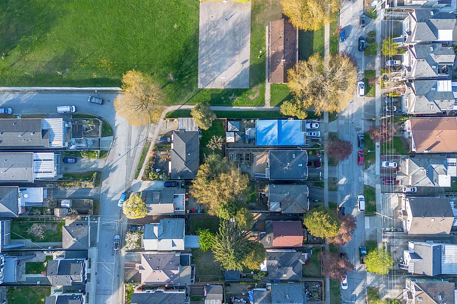 5347 Mckinnon Street Vancouver, BC - 3