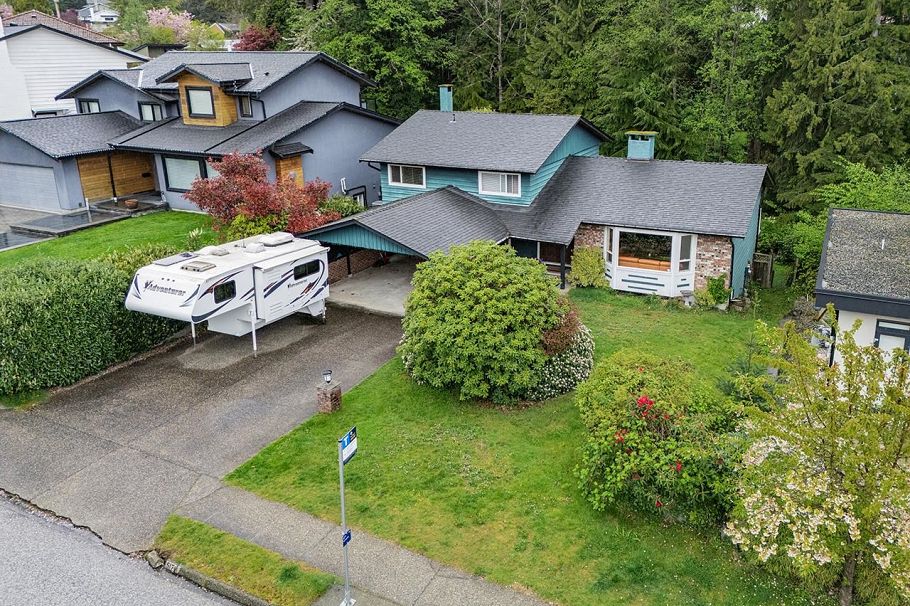 5178 Cliffridge Avenue North Vancouver, BC - 2