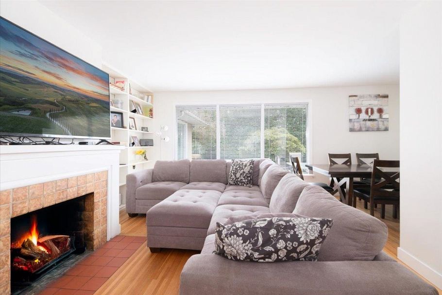 3001 Paisley Road North Vancouver, BC - 2