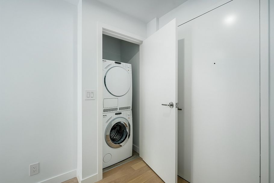 2102 1480 Howe Street Vancouver, BC - 18