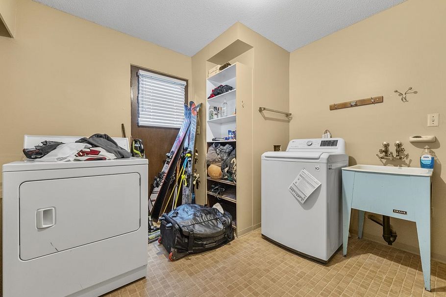 5178 Cliffridge Avenue North Vancouver, BC - 32